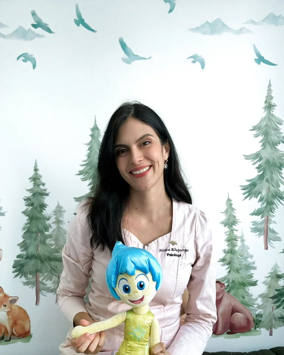 Jéssica Albuquerque Vasconcelos no espaço infantil da ELUS Psicologia